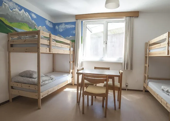 Auberge de jeunesse Marmota *