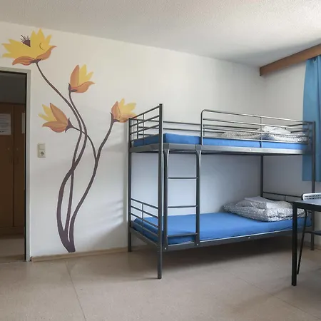 Auberge de jeunesse Marmota *